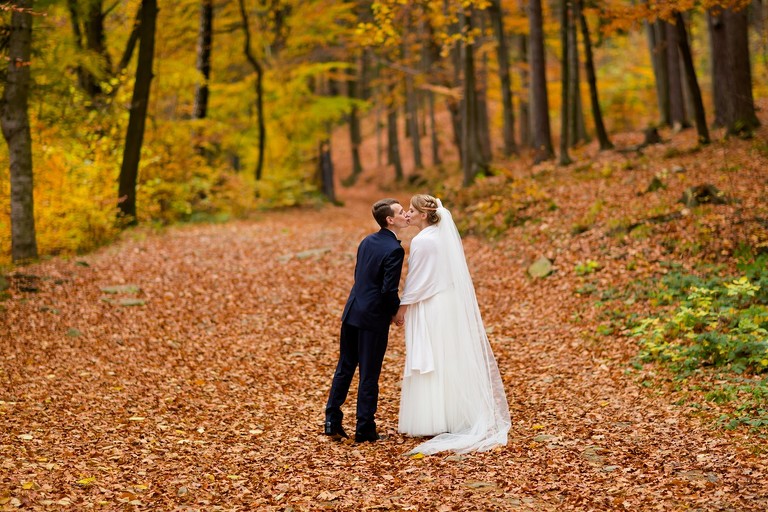 zdjecia slubne bielsko, fotografia slubna bielsko, jesienny plener slubny, jesienna sesja slubna, fotografia slubna zywiec, zdjecia slubne zywiec, fotografia slubna slask, fotografia slubna katowice, zdjecia slubne katowice, fotograf slubny katowice, zdjecia slubne bielsko, fotograf slubny bielsko, zdjecia slubne slask, dwoch fotografow na slub, fotografia slubna krakow, fotograf slubny zywiec, romantyczna stylizacja panny mlodej, jesienne stylizacje slubne