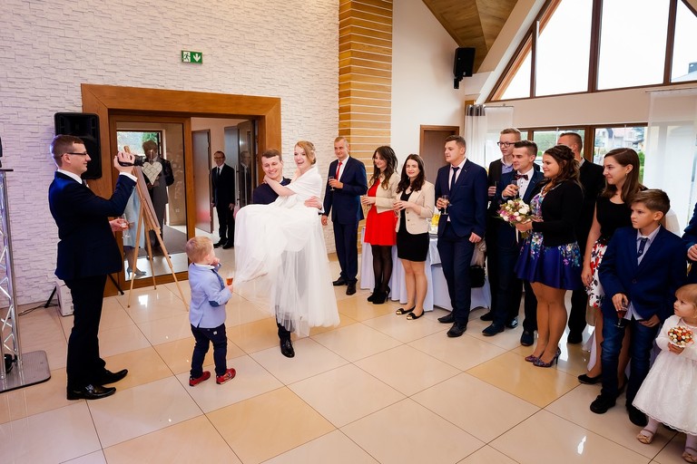 zdjecia slubne bielsko, fotografia slubna bielsko, jesienny plener slubny, jesienna sesja slubna, hotel beskidian, wesele w hotelu beskidian, fotografia slubna zywiec, zdjecia slubne zywiec, slub w kosciele przemienienia panskiego w wegierskiej gorce, slub kosciol wegierska gorka, fotografia slubna slask, fotografia slubna katowice, zdjecia slubne katowice, fotograf slubny katowice, zdjecia slubne bielsko, fotograf slubny bielsko, zdjecia slubne slask, dwoch fotografow na slub, fotografia slubna krakow,