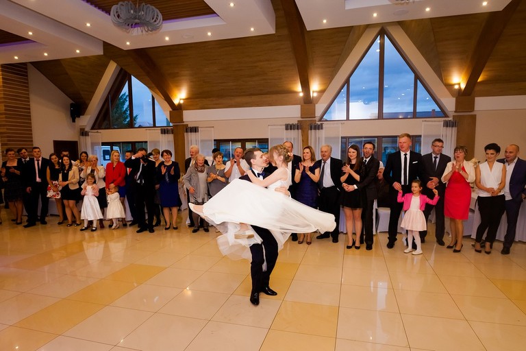 zdjecia slubne bielsko, fotografia slubna bielsko, jesienny plener slubny, jesienna sesja slubna, hotel beskidian, wesele w hotelu beskidian, fotografia slubna zywiec, zdjecia slubne zywiec, slub w kosciele przemienienia panskiego w wegierskiej gorce, slub kosciol wegierska gorka, fotografia slubna slask, fotografia slubna katowice, zdjecia slubne katowice, fotograf slubny katowice, zdjecia slubne bielsko, fotograf slubny bielsko, zdjecia slubne slask, dwoch fotografow na slub, fotografia slubna krakow,