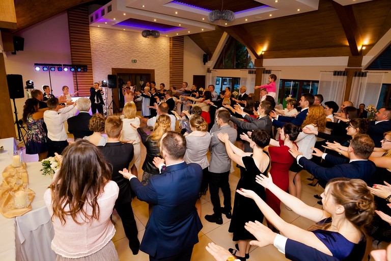 zdjecia slubne bielsko, fotografia slubna bielsko, jesienny plener slubny, jesienna sesja slubna, hotel beskidian, wesele w hotelu beskidian, fotografia slubna zywiec, zdjecia slubne zywiec, slub w kosciele przemienienia panskiego w wegierskiej gorce, slub kosciol wegierska gorka, fotografia slubna slask, fotografia slubna katowice, zdjecia slubne katowice, fotograf slubny katowice, zdjecia slubne bielsko, fotograf slubny bielsko, zdjecia slubne slask, dwoch fotografow na slub, fotografia slubna krakow,