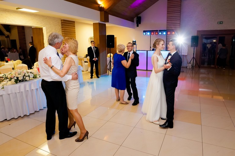 zdjecia slubne bielsko, fotografia slubna bielsko, jesienny plener slubny, jesienna sesja slubna, hotel beskidian, wesele w hotelu beskidian, fotografia slubna zywiec, zdjecia slubne zywiec, slub w kosciele przemienienia panskiego w wegierskiej gorce, slub kosciol wegierska gorka, fotografia slubna slask, fotografia slubna katowice, zdjecia slubne katowice, fotograf slubny katowice, zdjecia slubne bielsko, fotograf slubny bielsko, zdjecia slubne slask, dwoch fotografow na slub, fotografia slubna krakow,