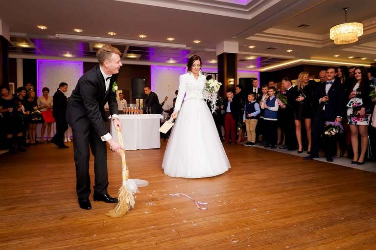 slub w kosciele w Pielgrzomowicach, kosciol Pielgrzymowice, wesele kompleks Dabrowka w Jastrzebiu, wesele w dabrowce jatrzebie, fotografia slubna jastrzebie, zdjecia slubne jastrzebie, fotograf slubny jastrzebie, fotografia slubna slask, fotografia slubna katowice, zdjecia slubne katowice, fotograf slubny katowice, zdjecia slubne bielsko, dwoch fotografow na slub, fotografia slubna krakow, zdjecia slubne skoczow, fotografia slubna skoczow, fotograf slubny skoczow