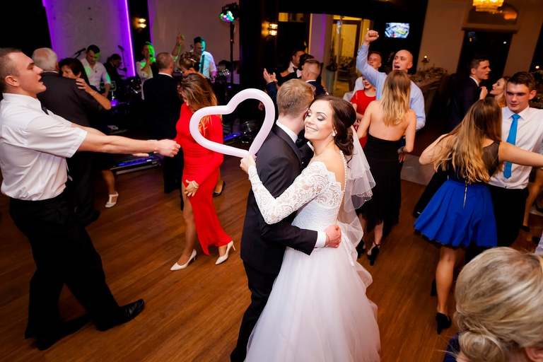 slub w kosciele w Pielgrzomowicach, kosciol Pielgrzymowice, wesele kompleks Dabrowka w Jastrzebiu, wesele w dabrowce jatrzebie, fotografia slubna jastrzebie, zdjecia slubne jastrzebie, fotograf slubny jastrzebie, fotografia slubna slask, fotografia slubna katowice, zdjecia slubne katowice, fotograf slubny katowice, zdjecia slubne bielsko, dwoch fotografow na slub, fotografia slubna krakow, zdjecia slubne skoczow, fotografia slubna skoczow, fotograf slubny skoczow