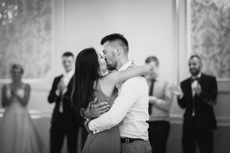 fotografia slubna, fotografia slubna krakow, zdjecia slubne krakow, fotograf slubny krakow, fotograf na wesele krakow, slub w ojcowie, slub kaplica na wodzie ojcow, wesele w pallatii, sala pallatia zielonki, zdjecia slubne bielsko, fotograf slubny bielsko, www.magiaobrazu.com, fotografia slubna bielsko, fotografia slubna slask, fotograf cieszyn, zdjecia slubne cieszyn