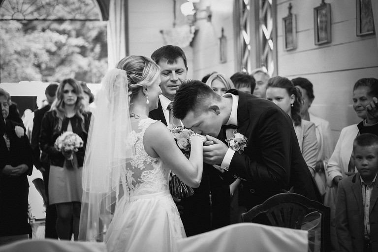 fotografia slubna, fotografia slubna krakow, zdjecia slubne krakow, fotograf slubny krakow, fotograf na wesele krakow, slub w ojcowie, slub kaplica na wodzie ojcow, wesele w pallatii, sala pallatia zielonki, zdjecia slubne bielsko, fotograf slubny bielsko, www.magiaobrazu.com, fotografia slubna bielsko, fotografia slubna slask, fotograf cieszyn, zdjecia slubne cieszyn