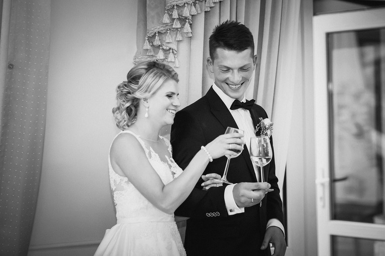 fotografia slubna, fotografia slubna krakow, zdjecia slubne krakow, fotograf slubny krakow, fotograf na wesele krakow, slub w ojcowie, slub kaplica na wodzie ojcow, wesele w pallatii, sala pallatia zielonki, zdjecia slubne bielsko, fotograf slubny bielsko, www.magiaobrazu.com, fotografia slubna bielsko, fotografia slubna slask, fotograf cieszyn, zdjecia slubne cieszyn