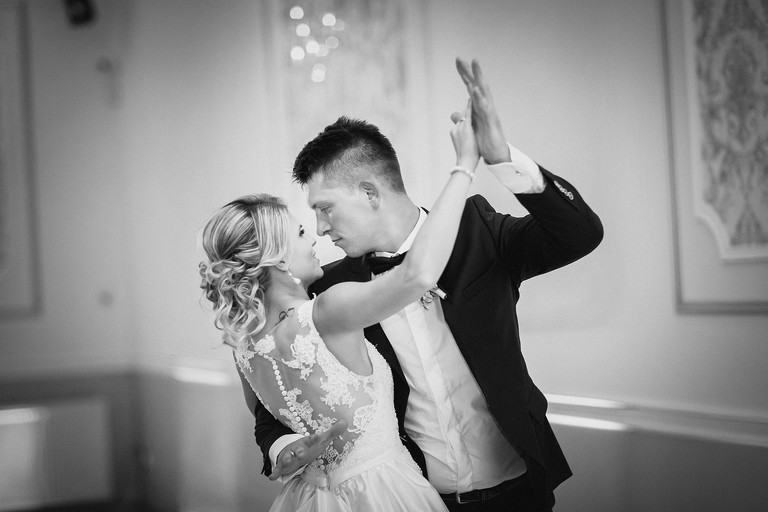 fotografia slubna, fotografia slubna krakow, zdjecia slubne krakow, fotograf slubny krakow, fotograf na wesele krakow, slub w ojcowie, slub kaplica na wodzie ojcow, wesele w pallatii, sala pallatia zielonki, zdjecia slubne bielsko, fotograf slubny bielsko, www.magiaobrazu.com, fotografia slubna bielsko, fotografia slubna slask, fotograf cieszyn, zdjecia slubne cieszyn