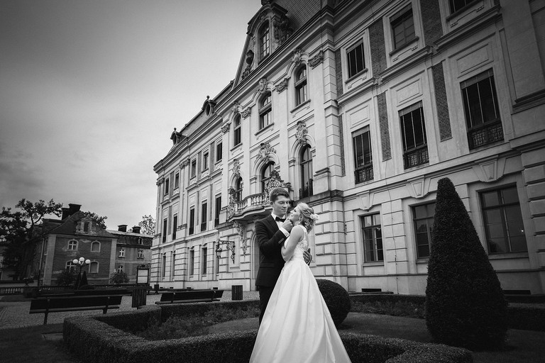 sesja slubna w Palacu w Pszczynie, plener slubny Pszczyna, sesja slubna na zamku, plener slubny w palacu, Palac w Pszczynie, sesja slubna zamek Pszczyna, plener slubny zamek Pszczyna, www.magiaobrazu.com, fotografia slubna slask, plener slubny w palacu slask, fotograf slubny krakow, fotografowie slubni slask, fotografia slubna slask, sesja plenerowa, klimatyczna sesja slubna, oryginalna sesja slubna, fotograf slubny slask, sesja slubna slask,www.magiaobrazu.com, fotografowie slubni, fotograf slub katowice,