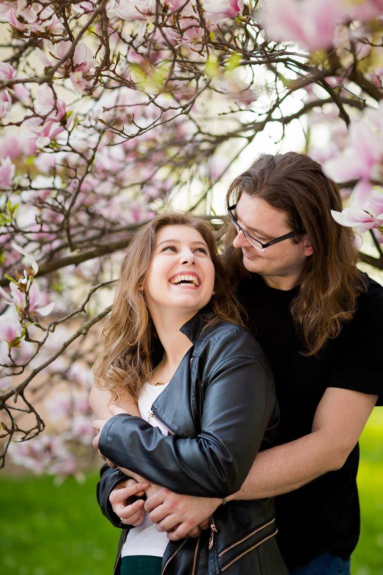 wiosenna sesja narzeczenska bielsko, sesja w kwitnacych kwiatach bielsko, sesja narzeczenska bielsko, sesje narzeczenskie bielsko, plener zareczynowy bielsko, sesja zareczyona bielsko, sesja narzeczenska w parku, plener narzeczenski w parku,sesje narzeczenskie slask, zdjecia narzeczenskie slask, sesja narzeczenska katowice, sesja zareczynowa slask, zdjecia zareczynowe slask, www.magiaobrazu.com, fotografia slubna slask, fotograf slubny krakow, zdjecia przedslubne slask, fotografia slubna slask, romantyczna sesja narzeczenska, engagement session, prewedding photosession,