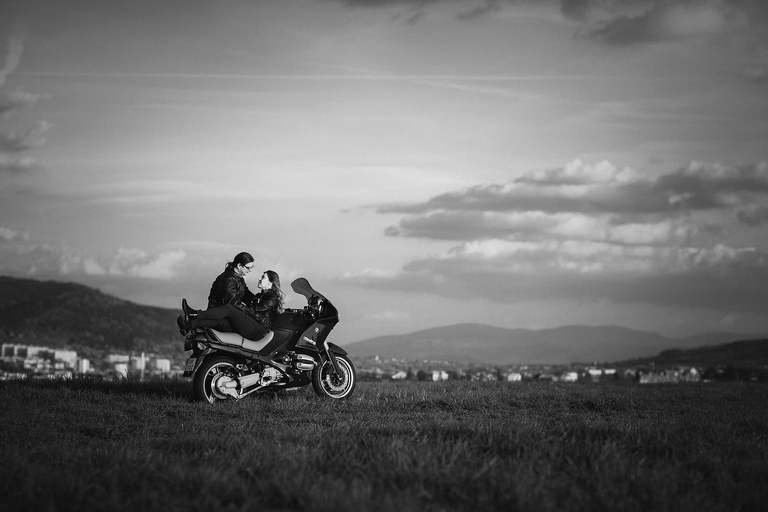 wiosenna sesja narzeczenska bielsko, sesja w kwitnacych kwiatach bielsko, sesja narzeczenska bielsko, sesje narzeczenskie bielsko, plener zareczynowy bielsko, sesja zareczyona bielsko, sesja narzeczenska w parku, plener narzeczenski w parku,sesje narzeczenskie slask, zdjecia narzeczenskie slask, sesja narzeczenska katowice, sesja zareczynowa slask, zdjecia zareczynowe slask, www.magiaobrazu.com, fotografia slubna slask, fotograf slubny krakow, zdjecia przedslubne slask, fotografia slubna slask, romantyczna sesja narzeczenska, engagement session, prewedding photosession,