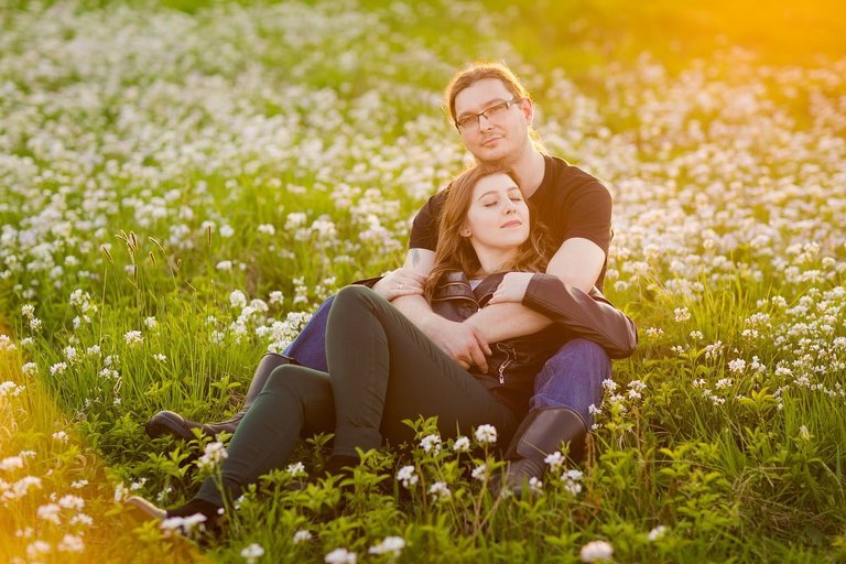 wiosenna sesja narzeczenska bielsko, sesja w kwitnacych kwiatach bielsko, sesja narzeczenska bielsko, sesje narzeczenskie bielsko, plener zareczynowy bielsko, sesja zareczyona bielsko, sesja narzeczenska w parku, plener narzeczenski w parku,sesje narzeczenskie slask, zdjecia narzeczenskie slask, sesja narzeczenska katowice, sesja zareczynowa slask, zdjecia zareczynowe slask, www.magiaobrazu.com, fotografia slubna slask, fotograf slubny krakow, zdjecia przedslubne slask, fotografia slubna slask, romantyczna sesja narzeczenska, engagement session, prewedding photosession,