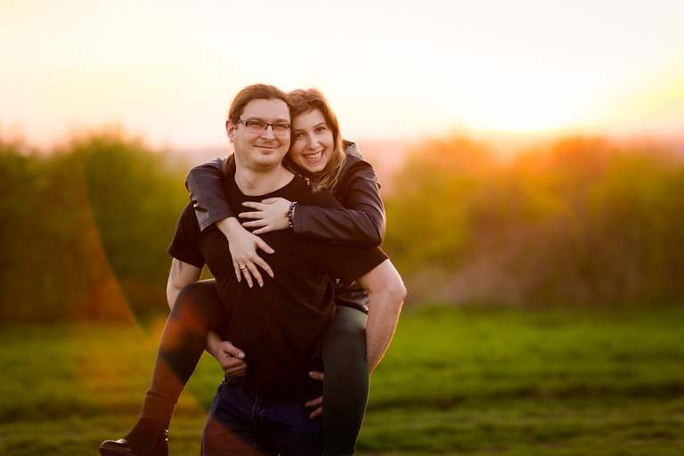 wiosenna sesja narzeczenska bielsko, sesja w kwitnacych kwiatach bielsko, sesja narzeczenska bielsko, sesje narzeczenskie bielsko, plener zareczynowy bielsko, sesja zareczyona bielsko, sesja narzeczenska w parku, plener narzeczenski w parku,sesje narzeczenskie slask, zdjecia narzeczenskie slask, sesja narzeczenska katowice, sesja zareczynowa slask, zdjecia zareczynowe slask, www.magiaobrazu.com, fotografia slubna slask, fotograf slubny krakow, zdjecia przedslubne slask, fotografia slubna slask, romantyczna sesja narzeczenska, engagement session, prewedding photosession,