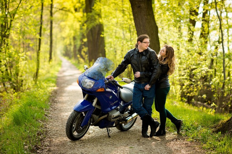 wiosenna sesja narzeczenska bielsko, sesja w kwitnacych kwiatach bielsko, sesja narzeczenska bielsko, sesje narzeczenskie bielsko, plener zareczynowy bielsko, sesja zareczyona bielsko, sesja narzeczenska w parku, plener narzeczenski w parku,sesje narzeczenskie slask, zdjecia narzeczenskie slask, sesja narzeczenska katowice, sesja zareczynowa slask, zdjecia zareczynowe slask, www.magiaobrazu.com, fotografia slubna slask, fotograf slubny krakow, zdjecia przedslubne slask, fotografia slubna slask, romantyczna sesja narzeczenska, engagement session, prewedding photosession,