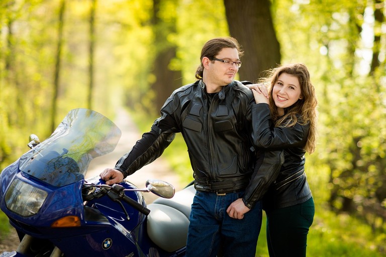 wiosenna sesja narzeczenska bielsko, sesja w kwitnacych kwiatach bielsko, sesja narzeczenska bielsko, sesje narzeczenskie bielsko, plener zareczynowy bielsko, sesja zareczyona bielsko, sesja narzeczenska w parku, plener narzeczenski w parku,sesje narzeczenskie slask, zdjecia narzeczenskie slask, sesja narzeczenska katowice, sesja zareczynowa slask, zdjecia zareczynowe slask, www.magiaobrazu.com, fotografia slubna slask, fotograf slubny krakow, zdjecia przedslubne slask, fotografia slubna slask, romantyczna sesja narzeczenska, engagement session, prewedding photosession,