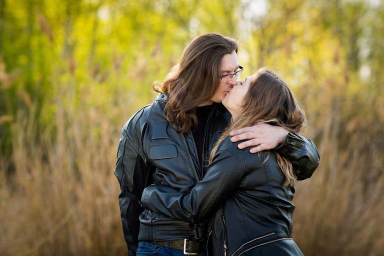 wiosenna sesja narzeczenska bielsko, sesja w kwitnacych kwiatach bielsko, sesja narzeczenska bielsko, sesje narzeczenskie bielsko, plener zareczynowy bielsko, sesja zareczyona bielsko, sesja narzeczenska w parku, plener narzeczenski w parku,sesje narzeczenskie slask, zdjecia narzeczenskie slask, sesja narzeczenska katowice, sesja zareczynowa slask, zdjecia zareczynowe slask, www.magiaobrazu.com, fotografia slubna slask, fotograf slubny krakow, zdjecia przedslubne slask, fotografia slubna slask, romantyczna sesja narzeczenska, engagement session, prewedding photosession,