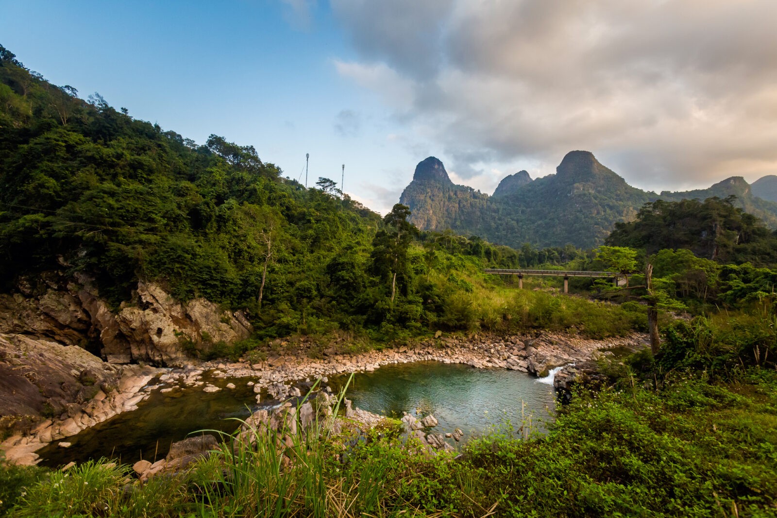 fotografie z podrozy, zdjecia z podrozy, zdjecia z wietnamu, co zobaczyc w wietnamie, fotografia podroznicza wietnam, najlepsze miejsca w wietnamie, wietnam plan podrozy, fotografie z wietnamu, fotografia podroznicza, www.magiaobrazu.com, wietnam foto, saigon, ho chi minh, mui ne, phu quc, nha trang, tam coc, phong nha, ha long, quan lan, hanoi, hue, hoi an, da nang, zdjecia z azji, fotografie z azji, podroz po azji