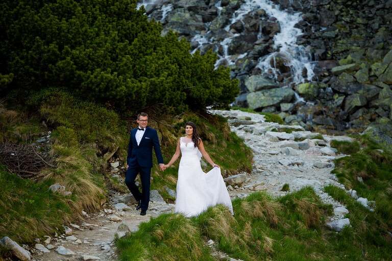 plener slubny w Tatrach, sesja ślubna Tatry slowackie, fotografia ślubna Tatry, tatrzanski plener slubny, sesja slubna tatry, plener slubny tatry slowackie, fotografia ślubna slask, zdjecia slubne slask, fotografia slubna bielsko, zdjecia slubne bielsko, fotografia slubna zywiec, zdjecia slubne zywiec, piekna sesja slubna, najladniejsze sesje slubne, fotograf ślubny Kraków, fotografowie ślubni, fotograf małopolska, dwóch fotografów na ślub, Anna i Jacek Bieniek; zdjęcia ślubne śląsk, www.magiaobrazu.com,