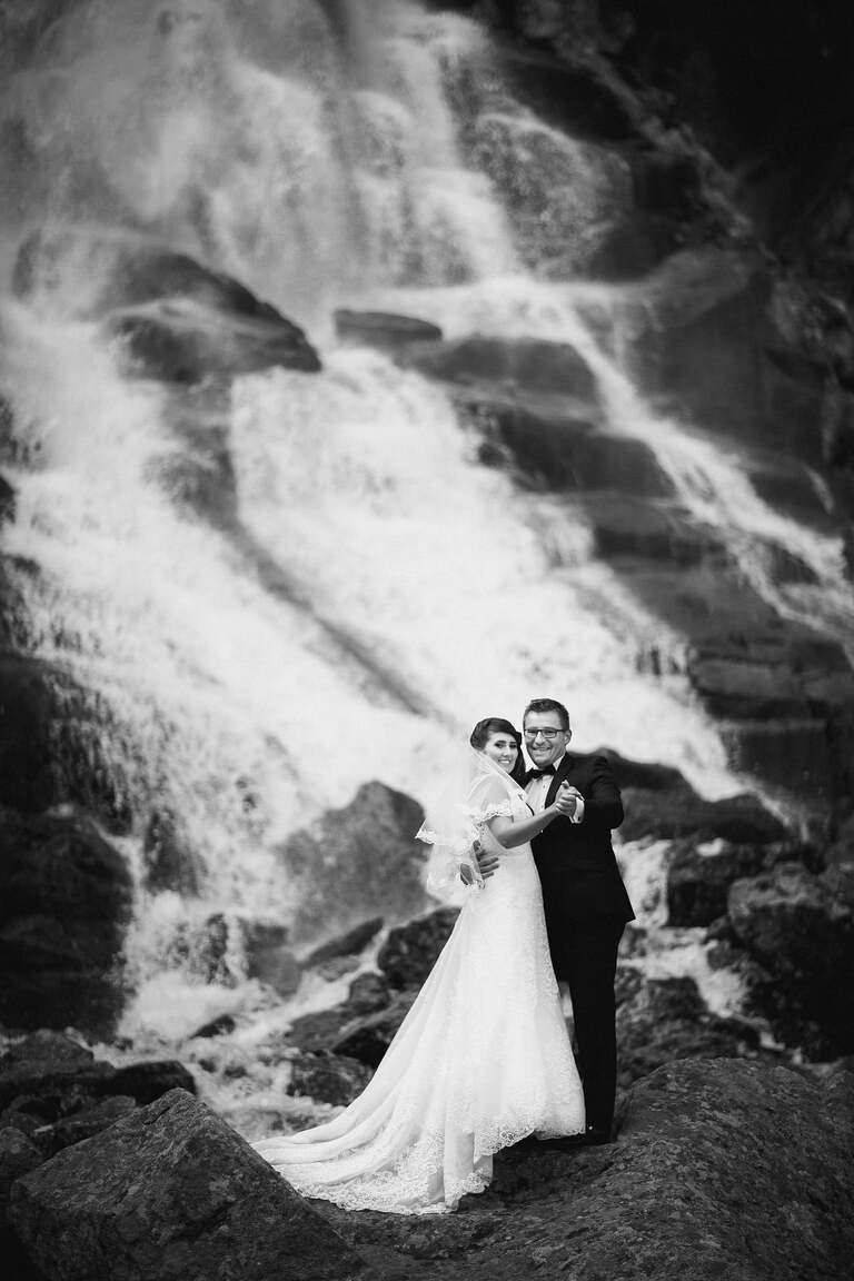 plener slubny w Tatrach, sesja ślubna Tatry slowackie, fotografia ślubna Tatry, tatrzanski plener slubny, sesja slubna tatry, plener slubny tatry slowackie, fotografia ślubna slask, zdjecia slubne slask, fotografia slubna bielsko, zdjecia slubne bielsko, fotografia slubna zywiec, zdjecia slubne zywiec, piekna sesja slubna, najladniejsze sesje slubne, fotograf ślubny Kraków, fotografowie ślubni, fotograf małopolska, dwóch fotografów na ślub, Anna i Jacek Bieniek; zdjęcia ślubne śląsk, www.magiaobrazu.com,