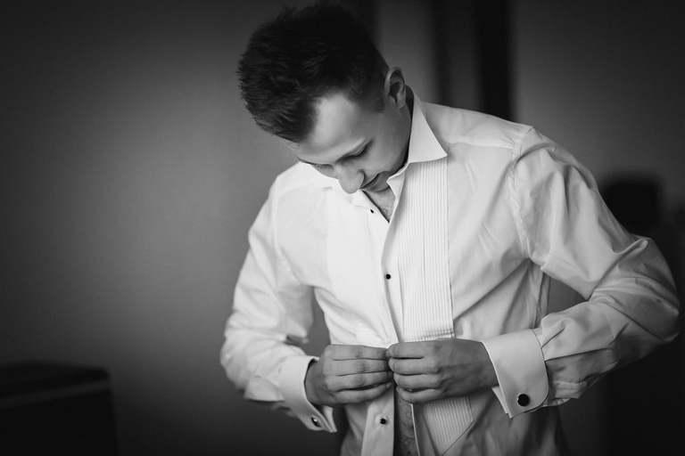 fotografia slubna slask, slub w kościele swietej Barbary w Czechowicach, sesja slubna w lesie, plener slubny w lesie, fotografia slubna katowice, zdjecia slubne katowice, fotograf slubny katowice, zdjecia slubne bielsko, fotograf slubny bielsko, zdjecia slubne slask, dwoch fotografow na slub, fotografia slubna krakow,