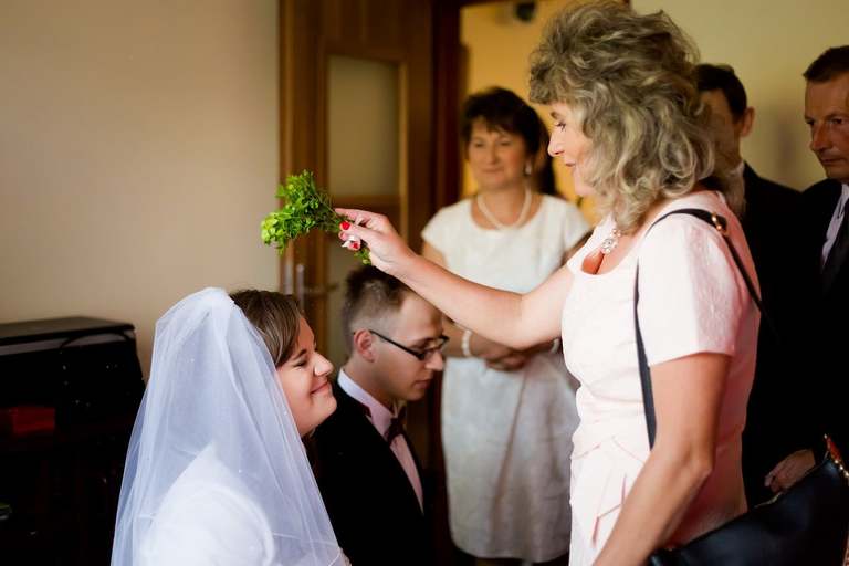 fotografia slubna slask, slub w kościele swietej Barbary w Czechowicach, sesja slubna w lesie, plener slubny w lesie, fotografia slubna katowice, zdjecia slubne katowice, fotograf slubny katowice, zdjecia slubne bielsko, fotograf slubny bielsko, zdjecia slubne slask, dwoch fotografow na slub, fotografia slubna krakow,