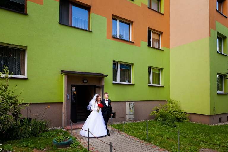 fotografia slubna slask, slub w kościele swietej Barbary w Czechowicach, sesja slubna w lesie, plener slubny w lesie, fotografia slubna katowice, zdjecia slubne katowice, fotograf slubny katowice, zdjecia slubne bielsko, fotograf slubny bielsko, zdjecia slubne slask, dwoch fotografow na slub, fotografia slubna krakow,ri