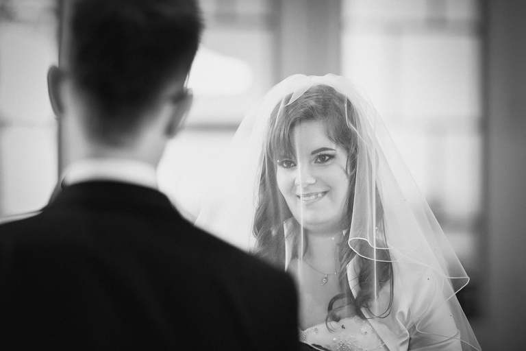 fotografia slubna slask, slub w kościele swietej Barbary w Czechowicach, sesja slubna w lesie, plener slubny w lesie, fotografia slubna katowice, zdjecia slubne katowice, fotograf slubny katowice, zdjecia slubne bielsko, fotograf slubny bielsko, zdjecia slubne slask, dwoch fotografow na slub, fotografia slubna krakow,