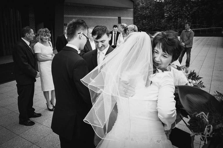 fotografia slubna slask, slub w kościele swietej Barbary w Czechowicach, sesja slubna w lesie, plener slubny w lesie, fotografia slubna katowice, zdjecia slubne katowice, fotograf slubny katowice, zdjecia slubne bielsko, fotograf slubny bielsko, zdjecia slubne slask, dwoch fotografow na slub, fotografia slubna krakow,