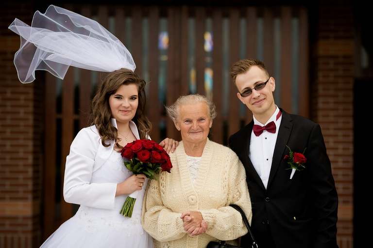 fotografia slubna slask, slub w kościele swietej Barbary w Czechowicach, sesja slubna w lesie, plener slubny w lesie, fotografia slubna katowice, zdjecia slubne katowice, fotograf slubny katowice, zdjecia slubne bielsko, fotograf slubny bielsko, zdjecia slubne slask, dwoch fotografow na slub, fotografia slubna krakow,