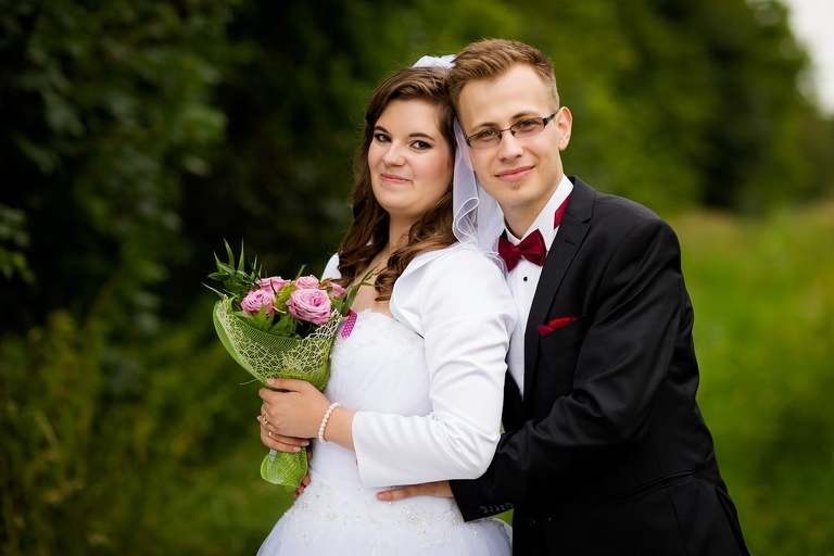 fotografia slubna slask, slub w kościele swietej Barbary w Czechowicach, sesja slubna w lesie, plener slubny w lesie, fotografia slubna katowice, zdjecia slubne katowice, fotograf slubny katowice, zdjecia slubne bielsko, fotograf slubny bielsko, zdjecia slubne slask, dwoch fotografow na slub, fotografia slubna krakow,