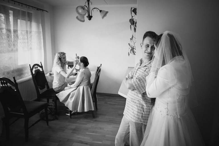 fotografia slubna slask, slub w kościele swietej Barbary w Czechowicach, sesja slubna w lesie, plener slubny w lesie, fotografia slubna katowice, zdjecia slubne katowice, fotograf slubny katowice, zdjecia slubne bielsko, fotograf slubny bielsko, zdjecia slubne slask, dwoch fotografow na slub, fotografia slubna krakow,