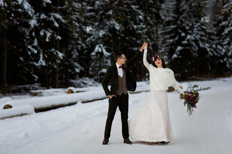 fotografia slubna zakopane, fotograf weselny zakopane, slub w zakopanem, slub w zakopanym, zdjecia slubne malopolska, plenerowy slub w tatrach, slub pod tatrami, zimowy slub tatry, zimowy slub w tatrach, plener slubny w tatrach, sesja slubna tatry, fotografia slubna Tatry, tatrzanski plener slubny, sesja slubna tatry, plener slubny tatry, fotografia slubna malopolska, fotograf na slub zakopane, zdjecia slubne zakopane, fotografia slubna slask, zdjecia slubne krakow, fotografia slubna krakow, zdjecia slubne slask, fotograf slubny Krakow, fotografowie slubni, dwoch fotografow na slub, Anna i Jacek Bieniek,www.magiaobrazu.com,