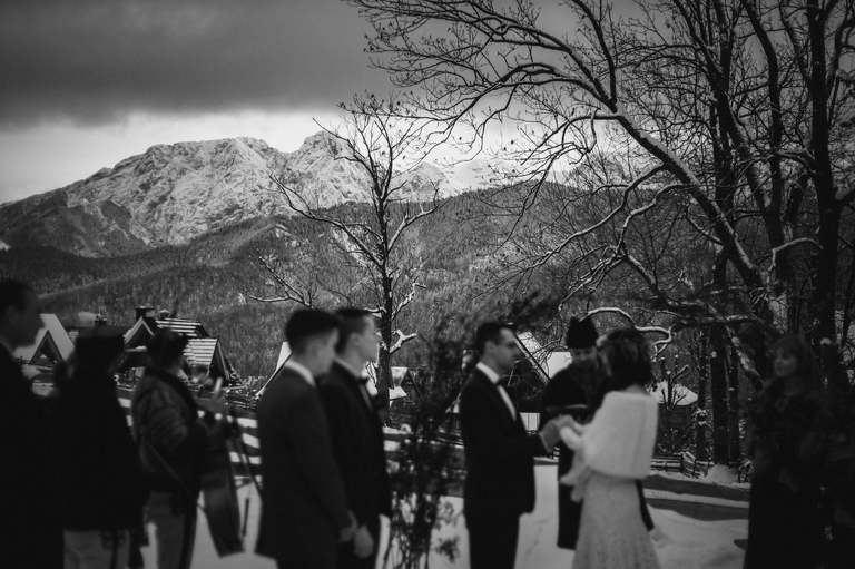 fotografia slubna zakopane, fotograf weselny zakopane, slub w zakopanem, slub w zakopanym, zdjecia slubne malopolska, plenerowy slub w tatrach, slub pod tatrami, zimowy slub tatry, zimowy slub w tatrach, plener slubny w tatrach, sesja slubna tatry, fotografia slubna Tatry, tatrzanski plener slubny, sesja slubna tatry, plener slubny tatry, fotografia slubna malopolska, fotograf na slub zakopane, zdjecia slubne zakopane, fotografia slubna slask, zdjecia slubne krakow, fotografia slubna krakow, zdjecia slubne slask, fotograf slubny Krakow, fotografowie slubni, dwoch fotografow na slub, Anna i Jacek Bieniek,www.magiaobrazu.com,