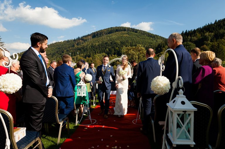 plenerowy slub slask, slub plenerowy w beskidach, slub w alpinie, wesele w alpinie, plenerowa ceremonia alpin, ceremonia w plenerze alpin, wesele w hotelu Alpin w Szczyrku, wesele w alpinie szczyrk, fotografia slubna szczyrk, zdjecia slubne szczyrk, fotograf slubny bielsko, fotograf na wesele bielsko, fotograf slubny szczyrk, fotografia slubna slask, fotografia slubna katowice, zdjecia slubne katowice, fotograf slubny katowice, zdjecia slubne bielsko, dwoch fotografow na slub, fotografia slubna krakow,