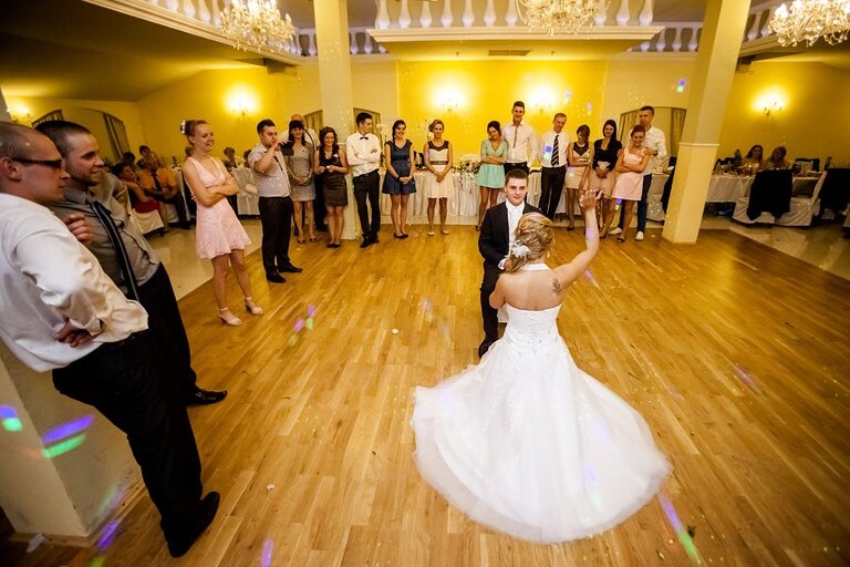 Anna i Jacek Bieniek; fotograf slubny slask; dwoje fotografow na slub; fotografowie slubni slask; fotograf slubny bielsko; fotografia slubna bielsko, reportaz slubny, www.magiaobrazu.com, zdjecia slubne, fotoreportaz slubny; fotograf pszczyna; zdjecia slubne bielsko, dom weselny bartek, wesele w bartku bielsko,