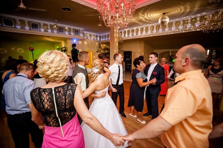 Anna i Jacek Bieniek; fotograf slubny slask; dwoje fotografow na slub; fotografowie slubni slask; fotograf slubny bielsko; fotografia slubna bielsko, reportaz slubny, www.magiaobrazu.com, zdjecia slubne, fotoreportaz slubny; fotograf pszczyna; zdjecia slubne bielsko, dom weselny bartek, wesele w bartku bielsko,