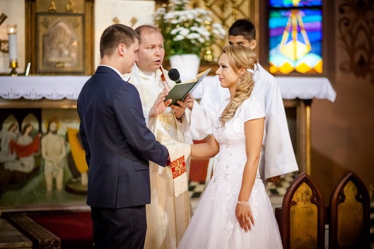 Anna i Jacek Bieniek; fotograf slubny slask; dwoje fotografow na slub; fotografowie slubni slask; fotograf slubny bielsko; fotografia slubna bielsko, reportaz slubny, www.magiaobrazu.com, zdjecia slubne, fotoreportaz slubny; fotograf pszczyna; zdjecia slubne bielsko, dom weselny bartek, wesele w bartku bielsko,