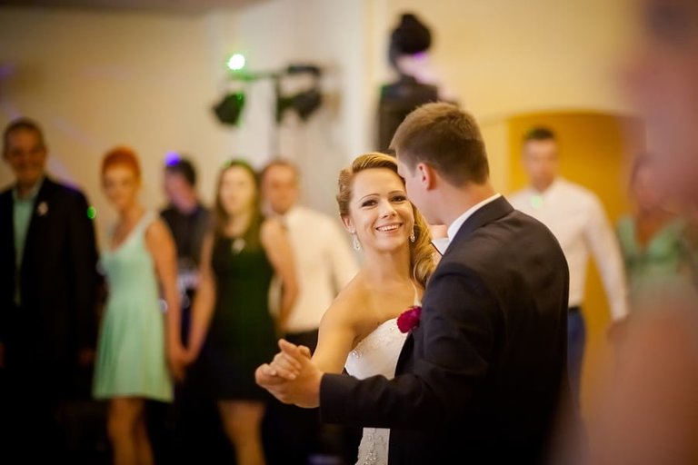 Anna i Jacek Bieniek; fotograf slubny slask; dwoje fotografow na slub; fotografowie slubni slask; fotograf slubny bielsko; fotografia slubna bielsko, reportaz slubny, www.magiaobrazu.com, zdjecia slubne, fotoreportaz slubny; fotograf pszczyna; zdjecia slubne bielsko, dom weselny bartek, wesele w bartku bielsko,