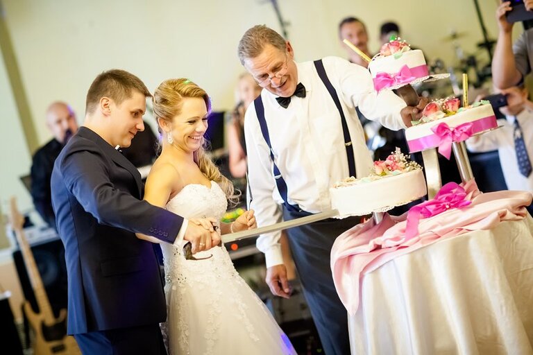 Anna i Jacek Bieniek; fotograf slubny slask; dwoje fotografow na slub; fotografowie slubni slask; fotograf slubny bielsko; fotografia slubna bielsko, reportaz slubny, www.magiaobrazu.com, zdjecia slubne, fotoreportaz slubny; fotograf pszczyna; zdjecia slubne bielsko, dom weselny bartek, wesele w bartku bielsko,