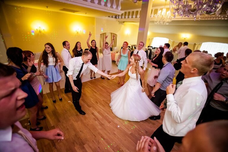 Anna i Jacek Bieniek; fotograf slubny slask; dwoje fotografow na slub; fotografowie slubni slask; fotograf slubny bielsko; fotografia slubna bielsko, reportaz slubny, www.magiaobrazu.com, zdjecia slubne, fotoreportaz slubny; fotograf pszczyna; zdjecia slubne bielsko, dom weselny bartek, wesele w bartku bielsko,