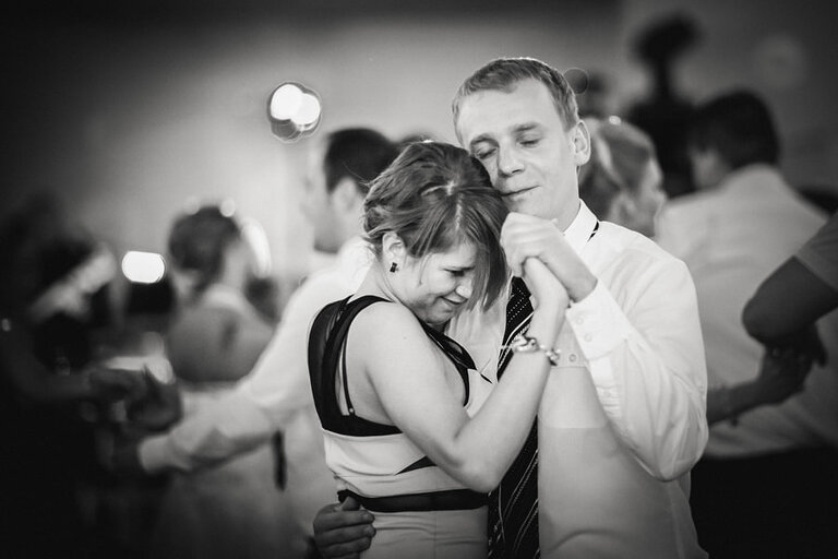 Anna i Jacek Bieniek; fotograf slubny slask; dwoje fotografow na slub; fotografowie slubni slask; fotograf slubny bielsko; fotografia slubna bielsko, reportaz slubny, www.magiaobrazu.com, zdjecia slubne, fotoreportaz slubny; fotograf pszczyna; zdjecia slubne bielsko, dom weselny bartek, wesele w bartku bielsko,