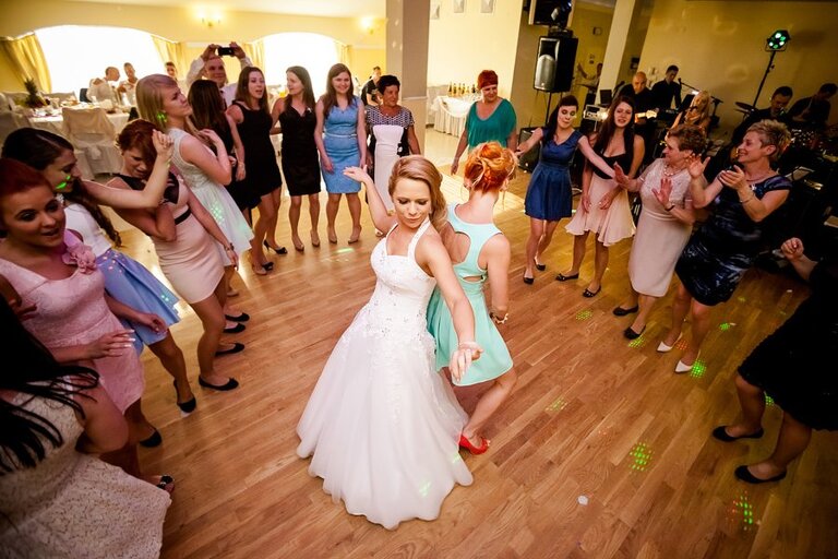 Anna i Jacek Bieniek; fotograf slubny slask; dwoje fotografow na slub; fotografowie slubni slask; fotograf slubny bielsko; fotografia slubna bielsko, reportaz slubny, www.magiaobrazu.com, zdjecia slubne, fotoreportaz slubny; fotograf pszczyna; zdjecia slubne bielsko, dom weselny bartek, wesele w bartku bielsko,