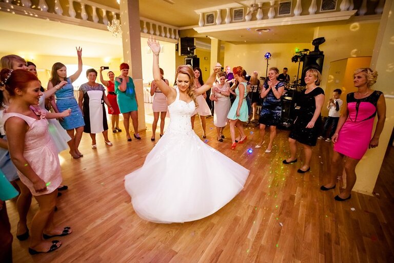 Anna i Jacek Bieniek; fotograf slubny slask; dwoje fotografow na slub; fotografowie slubni slask; fotograf slubny bielsko; fotografia slubna bielsko, reportaz slubny, www.magiaobrazu.com, zdjecia slubne, fotoreportaz slubny; fotograf pszczyna; zdjecia slubne bielsko, dom weselny bartek, wesele w bartku bielsko,