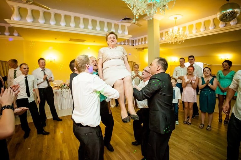 Anna i Jacek Bieniek; fotograf slubny slask; dwoje fotografow na slub; fotografowie slubni slask; fotograf slubny bielsko; fotografia slubna bielsko, reportaz slubny, www.magiaobrazu.com, zdjecia slubne, fotoreportaz slubny; fotograf pszczyna; zdjecia slubne bielsko, dom weselny bartek, wesele w bartku bielsko,