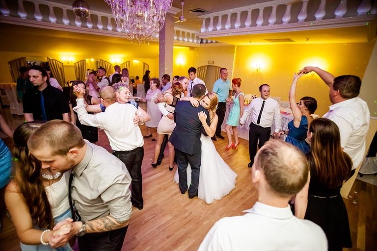 Anna i Jacek Bieniek; fotograf slubny slask; dwoje fotografow na slub; fotografowie slubni slask; fotograf slubny bielsko; fotografia slubna bielsko, reportaz slubny, www.magiaobrazu.com, zdjecia slubne, fotoreportaz slubny; fotograf pszczyna; zdjecia slubne bielsko, dom weselny bartek, wesele w bartku bielsko,