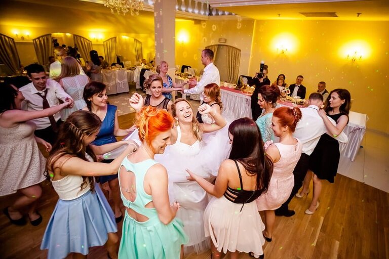 Anna i Jacek Bieniek; fotograf slubny slask; dwoje fotografow na slub; fotografowie slubni slask; fotograf slubny bielsko; fotografia slubna bielsko, reportaz slubny, www.magiaobrazu.com, zdjecia slubne, fotoreportaz slubny; fotograf pszczyna; zdjecia slubne bielsko, dom weselny bartek, wesele w bartku bielsko,