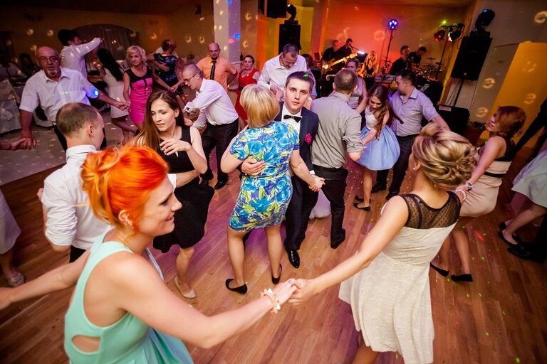 Anna i Jacek Bieniek; fotograf slubny slask; dwoje fotografow na slub; fotografowie slubni slask; fotograf slubny bielsko; fotografia slubna bielsko, reportaz slubny, www.magiaobrazu.com, zdjecia slubne, fotoreportaz slubny; fotograf pszczyna; zdjecia slubne bielsko, dom weselny bartek, wesele w bartku bielsko,