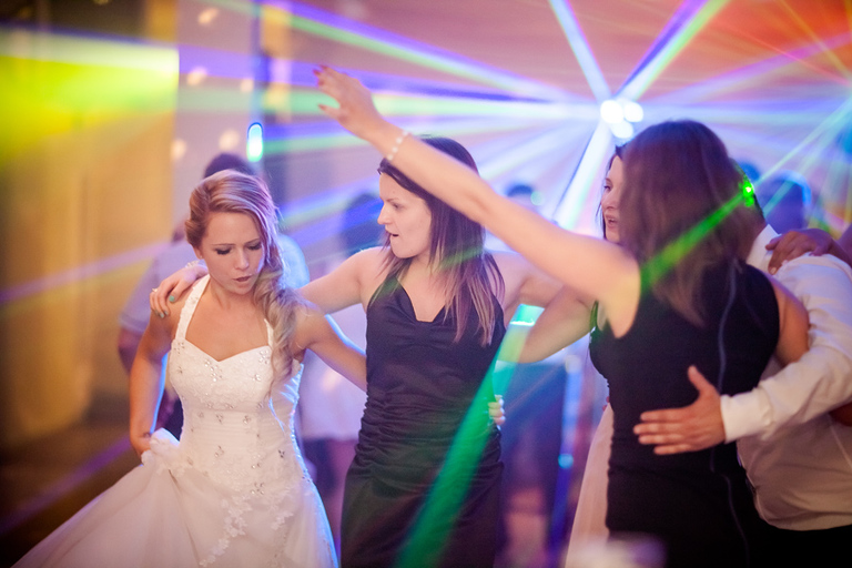 Anna i Jacek Bieniek; fotograf slubny slask; dwoje fotografow na slub; fotografowie slubni slask; fotograf slubny bielsko; fotografia slubna bielsko, reportaz slubny, www.magiaobrazu.com, zdjecia slubne, fotoreportaz slubny; fotograf pszczyna; zdjecia slubne bielsko, dom weselny bartek, wesele w bartku bielsko,