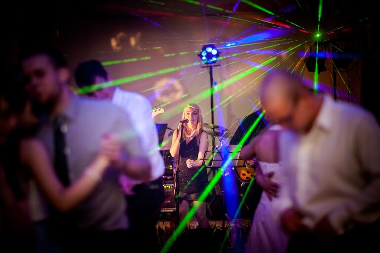 Anna i Jacek Bieniek; fotograf slubny slask; dwoje fotografow na slub; fotografowie slubni slask; fotograf slubny bielsko; fotografia slubna bielsko, reportaz slubny, www.magiaobrazu.com, zdjecia slubne, fotoreportaz slubny; fotograf pszczyna; zdjecia slubne bielsko, dom weselny bartek, wesele w bartku bielsko,