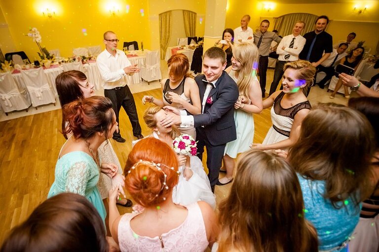 Anna i Jacek Bieniek; fotograf slubny slask; dwoje fotografow na slub; fotografowie slubni slask; fotograf slubny bielsko; fotografia slubna bielsko, reportaz slubny, www.magiaobrazu.com, zdjecia slubne, fotoreportaz slubny; fotograf pszczyna; zdjecia slubne bielsko, dom weselny bartek, wesele w bartku bielsko,