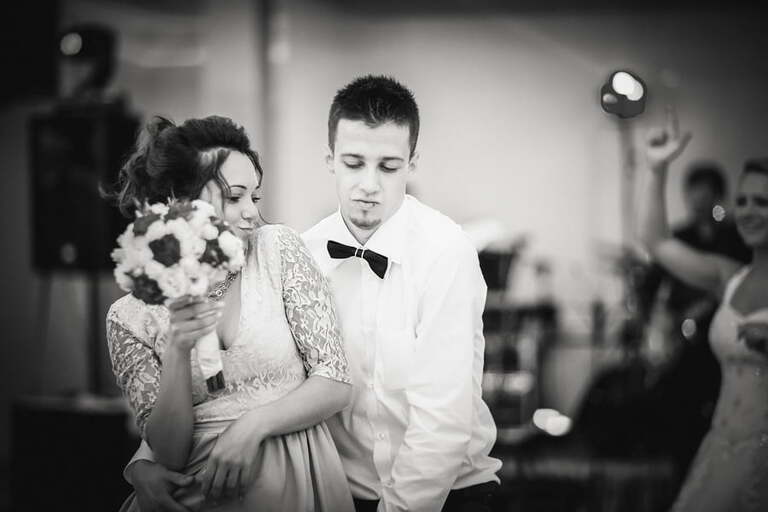 Anna i Jacek Bieniek; fotograf slubny slask; dwoje fotografow na slub; fotografowie slubni slask; fotograf slubny bielsko; fotografia slubna bielsko, reportaz slubny, www.magiaobrazu.com, zdjecia slubne, fotoreportaz slubny; fotograf pszczyna; zdjecia slubne bielsko, dom weselny bartek, wesele w bartku bielsko,